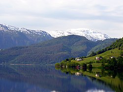 Mirror - panoramio (2)